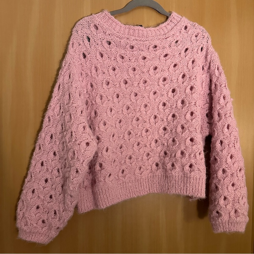 💙 pink open weave thick cropped sweater